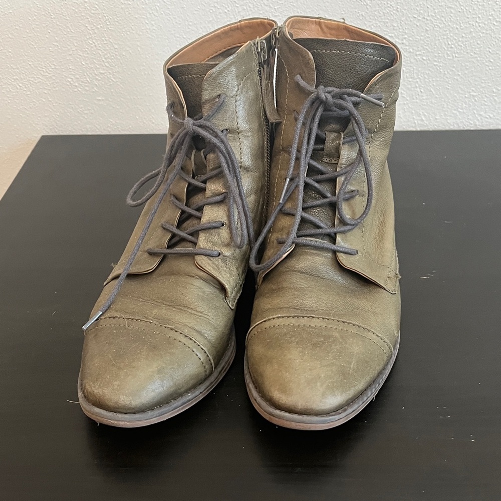 Comfortiva Women's Olive Ankle Boots